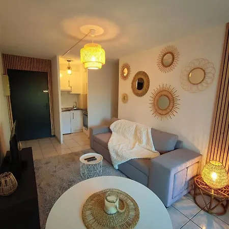 2 Pieces Proche + Parking Apartment Golfe-Juan