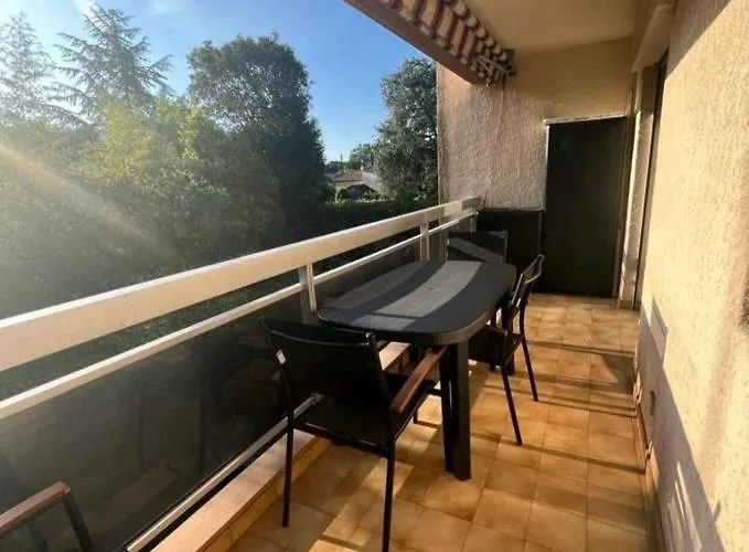 Διαμέρισμα 2 Pieces Proche + Parking *